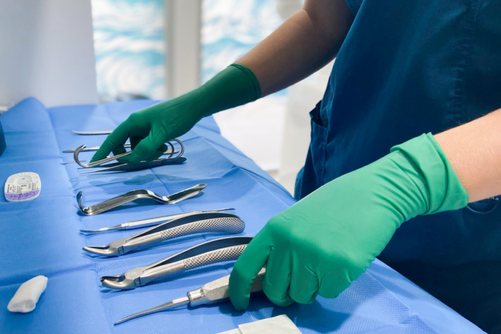 Dental-instruments-for-oral-surgery-img